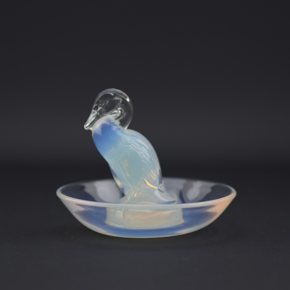 Rene Lalique opalescent duck ashtray C1925