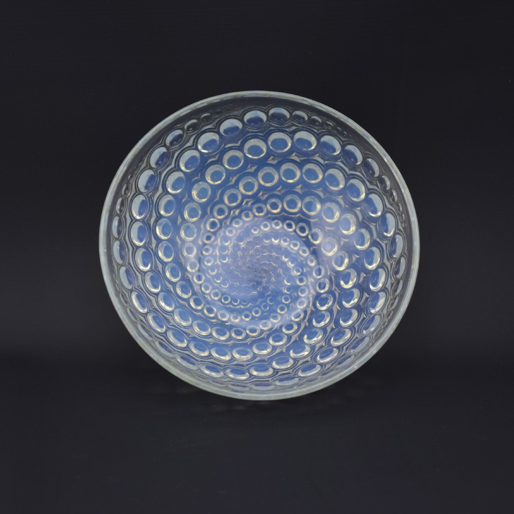 Rene Lalique opalescent Volutes bowl C1934