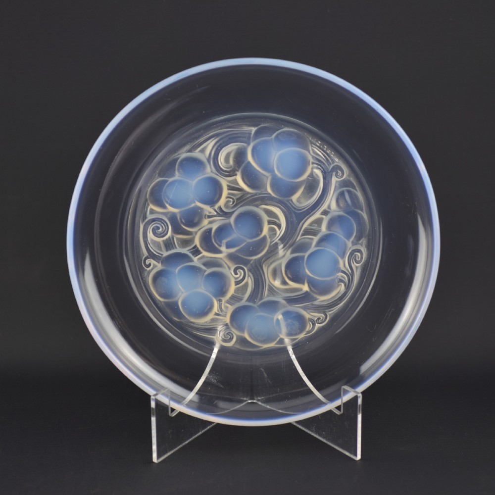 Rene Lalique Marienthal opalescent plate C1927