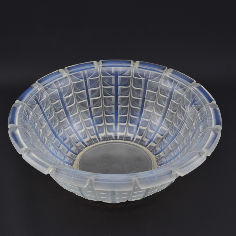 Rene Lalique opalescent Acacia No1 Bowl C1928