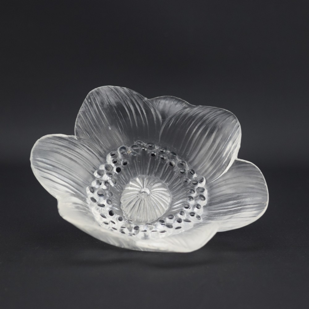 RENE LALIQUE ANEMONE FLOWER PAPERWEIGHT C1931 View II