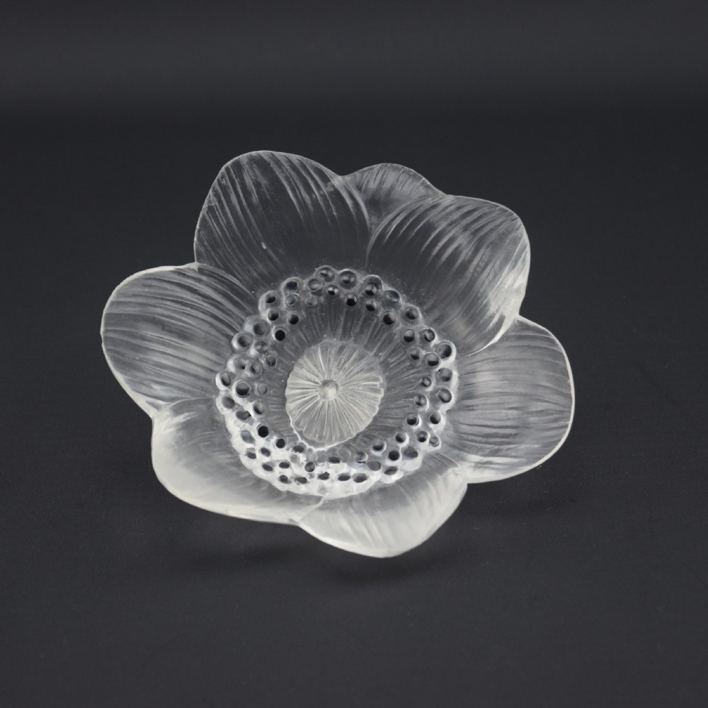 RENE LALIQUE ANEMONE FLOWER PAPERWEIGHT C1931 View IV