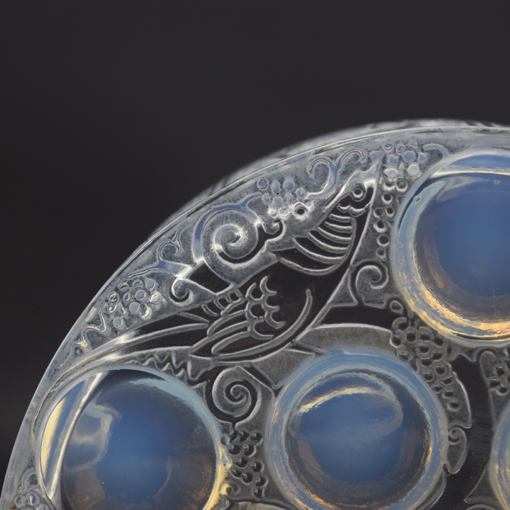 Rene Lalique opalescent Roger box View IV
