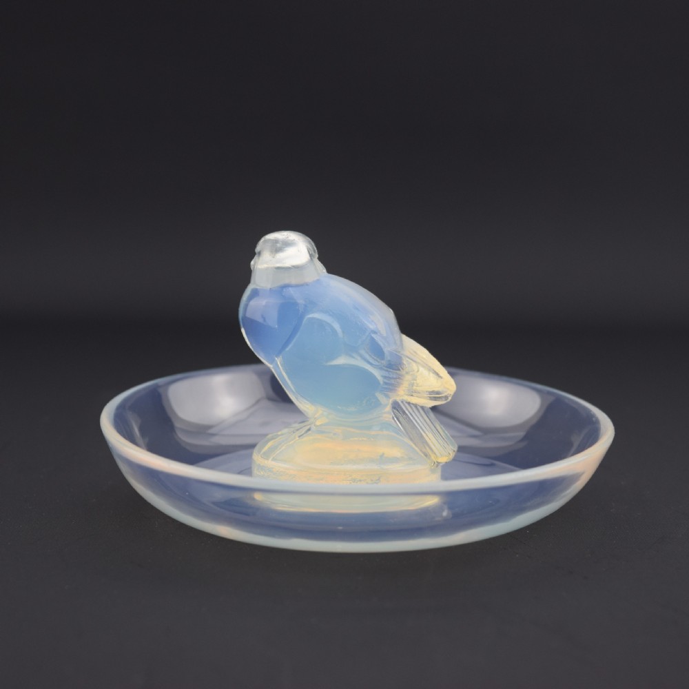 Rene Lalique opalescent glass moineau ashtray C1925 View III