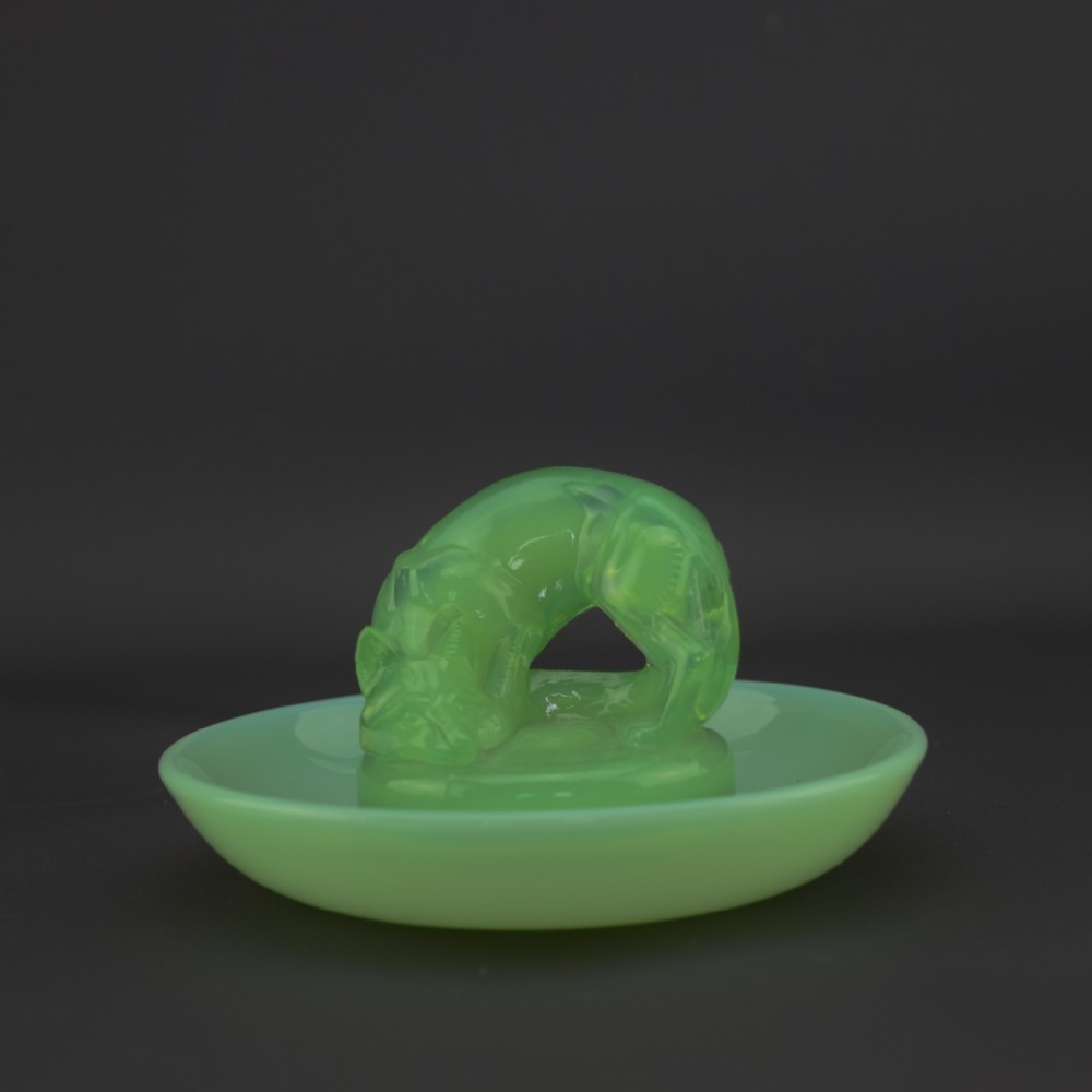 Rene Lalique Renard mint opalescent ashtray C1926