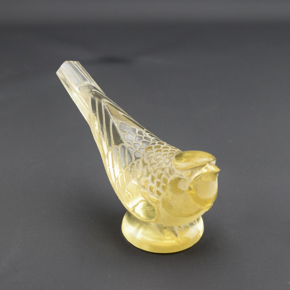 Rene Lalique Chardonneret Hardi paperweight C1931