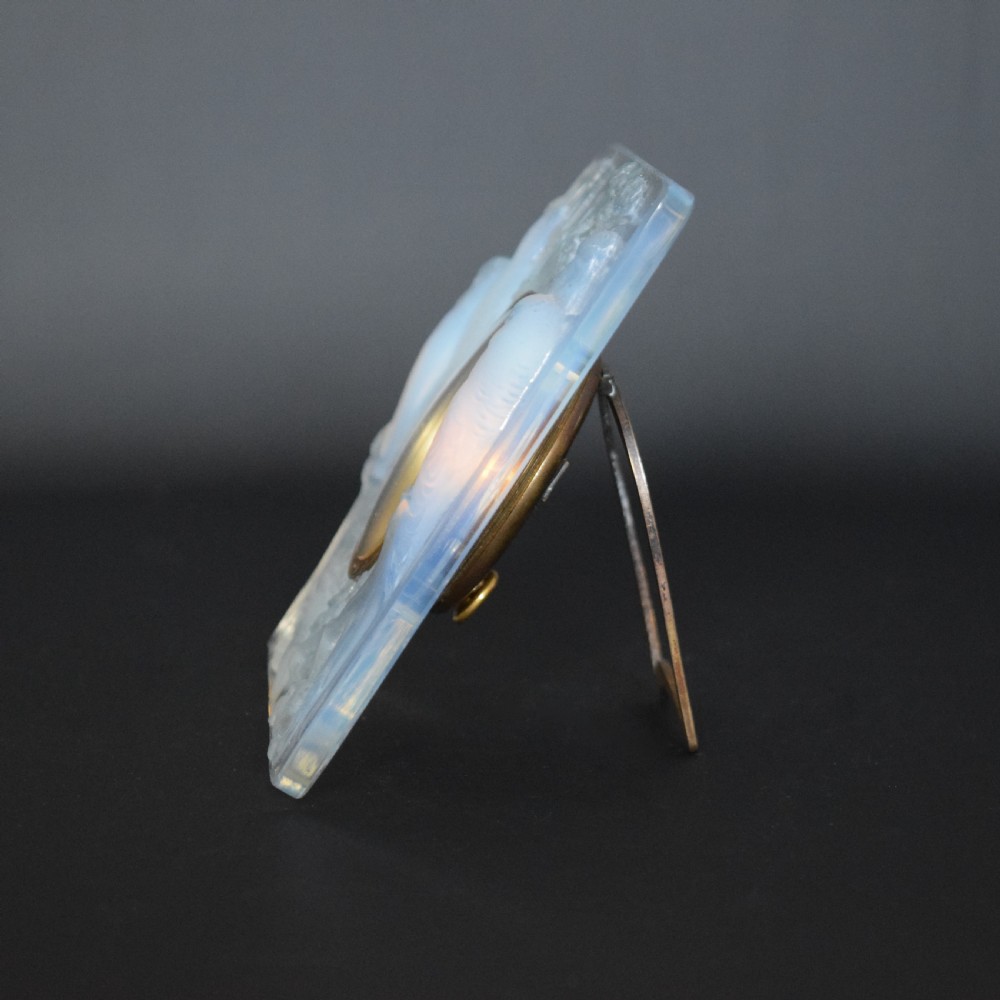Iconic Rene Lalique opalescent Inseparables clock with painted dial C1926 View IV