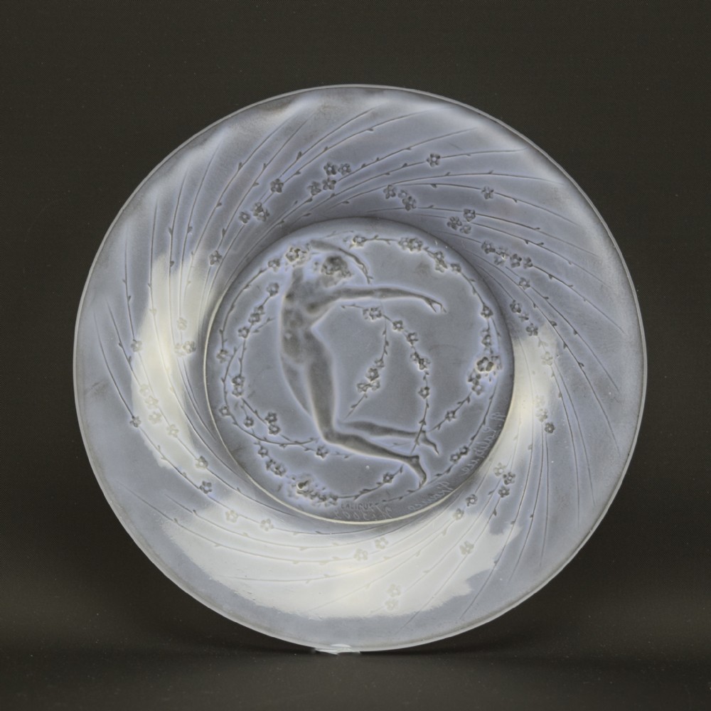 Rene Lalique Une Figurine Et Fleurs Plate C1920