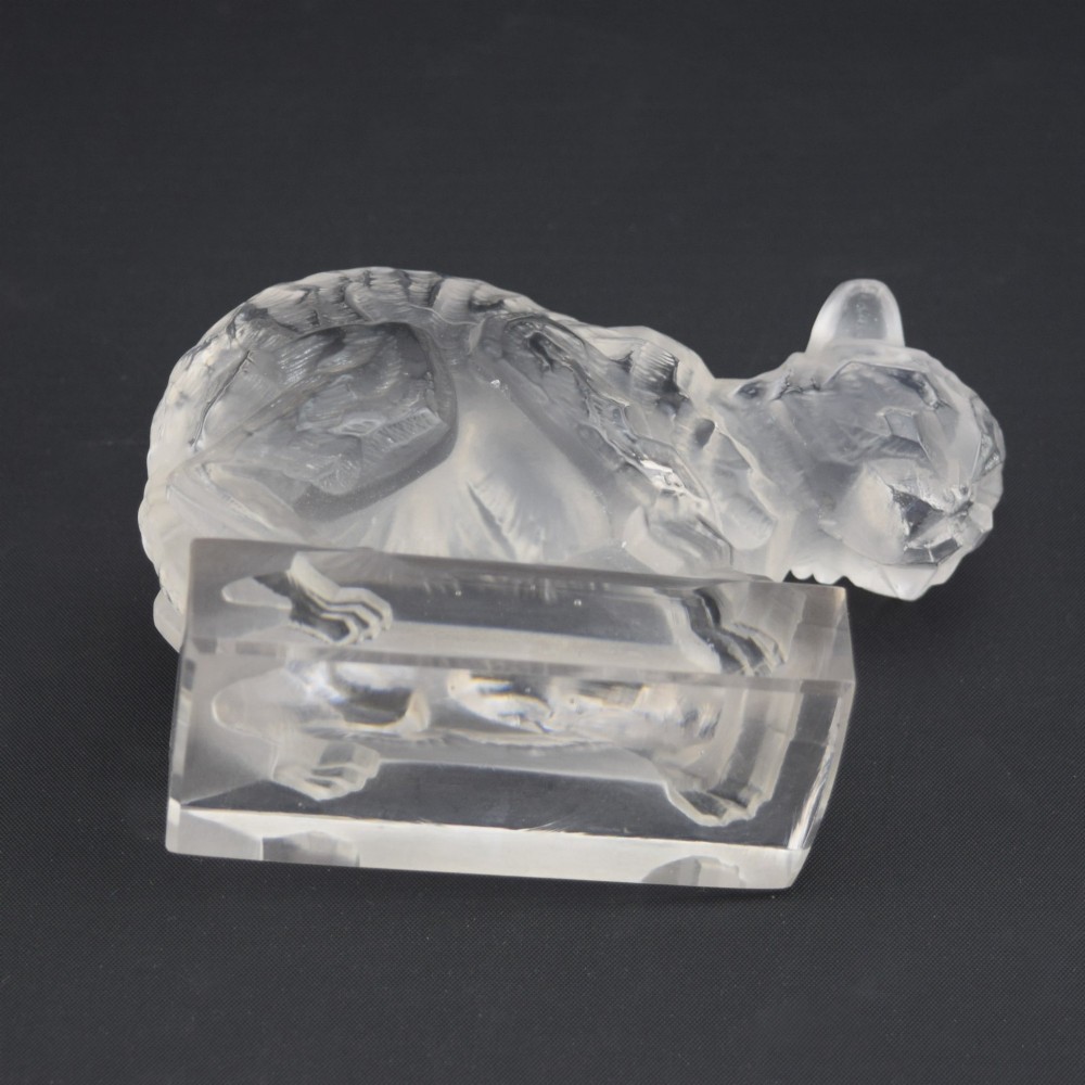 Rene Lalique chat (cat) paperweight View II