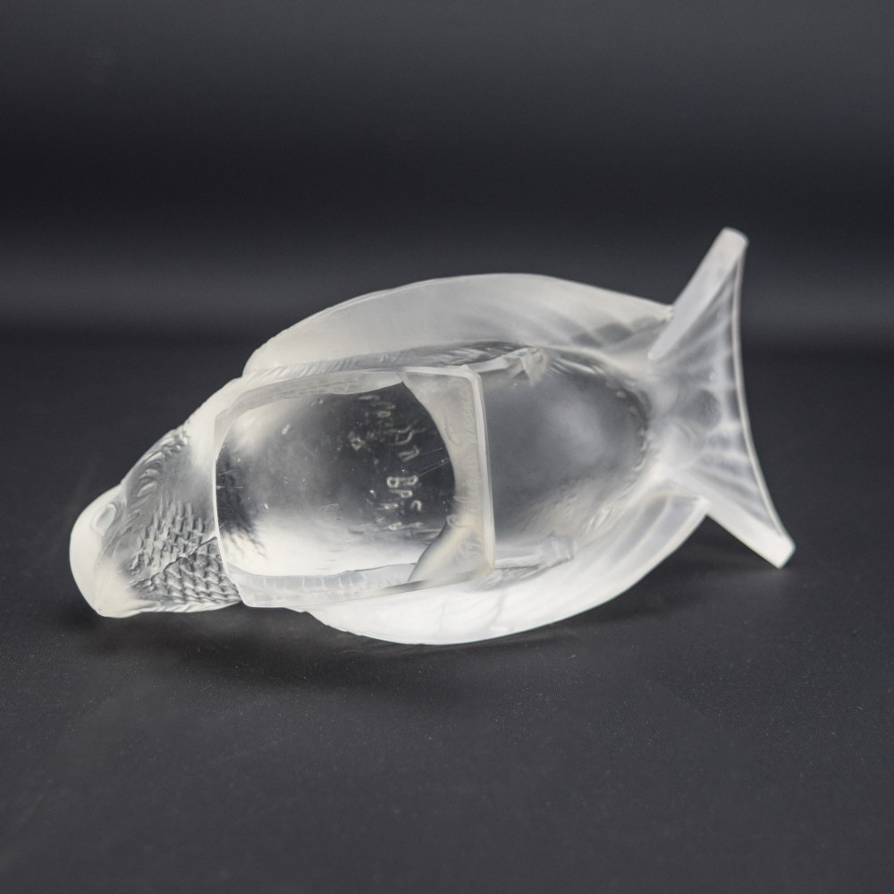 An Art Deco clear and frosted glass paperweight depicting a sparrow with its head lowered in a foraging pose. View V