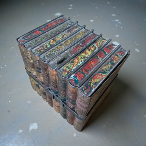 EDWARDIAN HUNTLEY PALMERS BOOK BISCUIT TIN - ADDITIONAL PHOTO 3