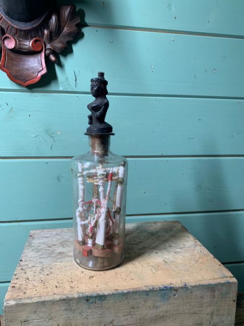 A RARE ANTIQUE POW BOTTLE WHIMSEY WITH CARVED FINIAL - ADDITIONAL PHOTO 1