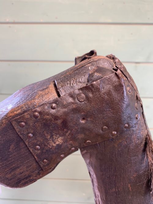 NAIVE EARLY 18TH CENTURY CARVED FIGURE OF A TOY HORSE - ADDITIONAL PHOTO 2