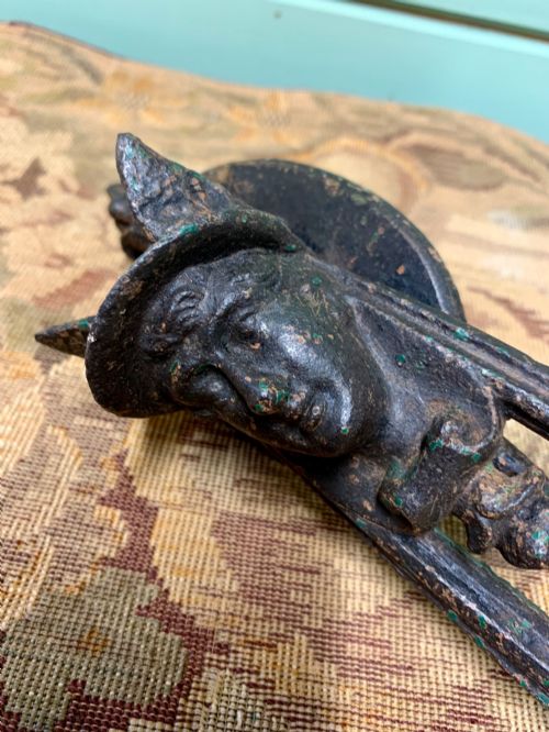 VICTORIAN CAST IRON DOOR KNOCKER WITH HERMES HEAD - ADDITIONAL PHOTO 7
