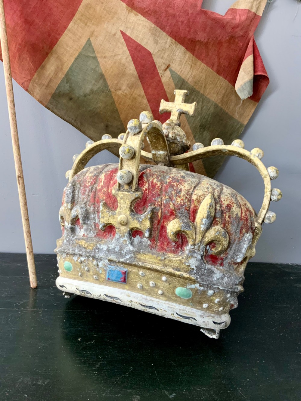 VICTORIAN ZINC CROWN View III