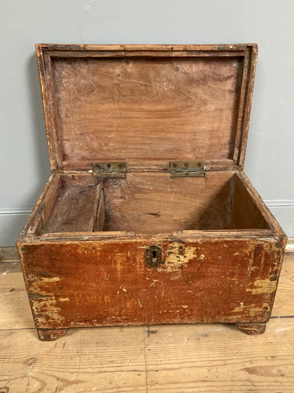 French 19th century miniature coffer  View VIII