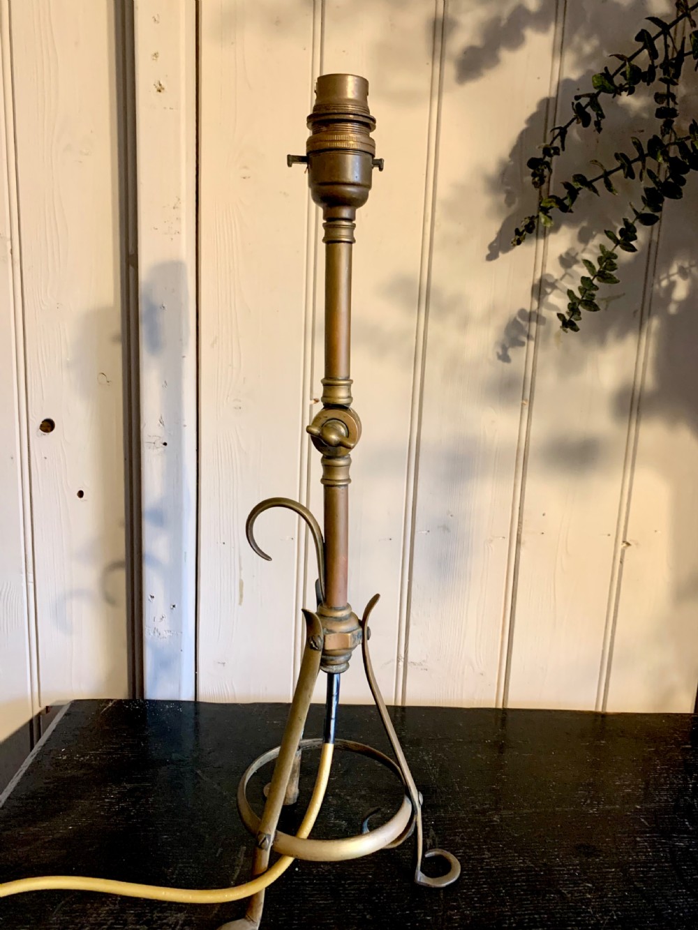 EARLY PULLMAN LAMP View IV