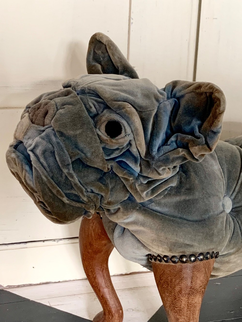 1920’s VELVET BULLDOG FOOT STOOL View IV