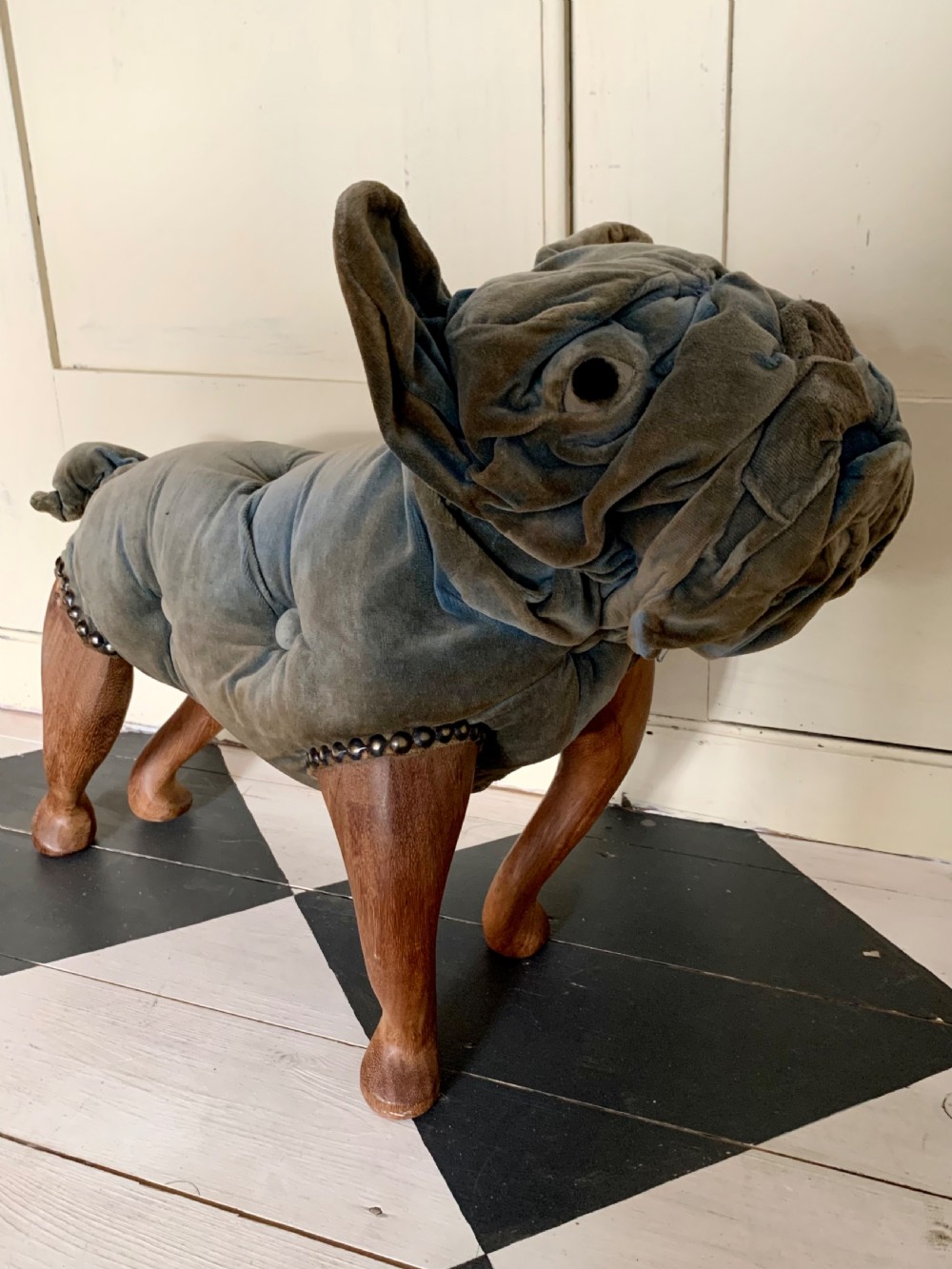 1920’s VELVET BULLDOG FOOT STOOL View VII