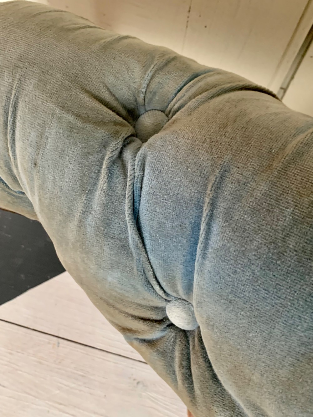 1920’s VELVET BULLDOG FOOT STOOL View VIII