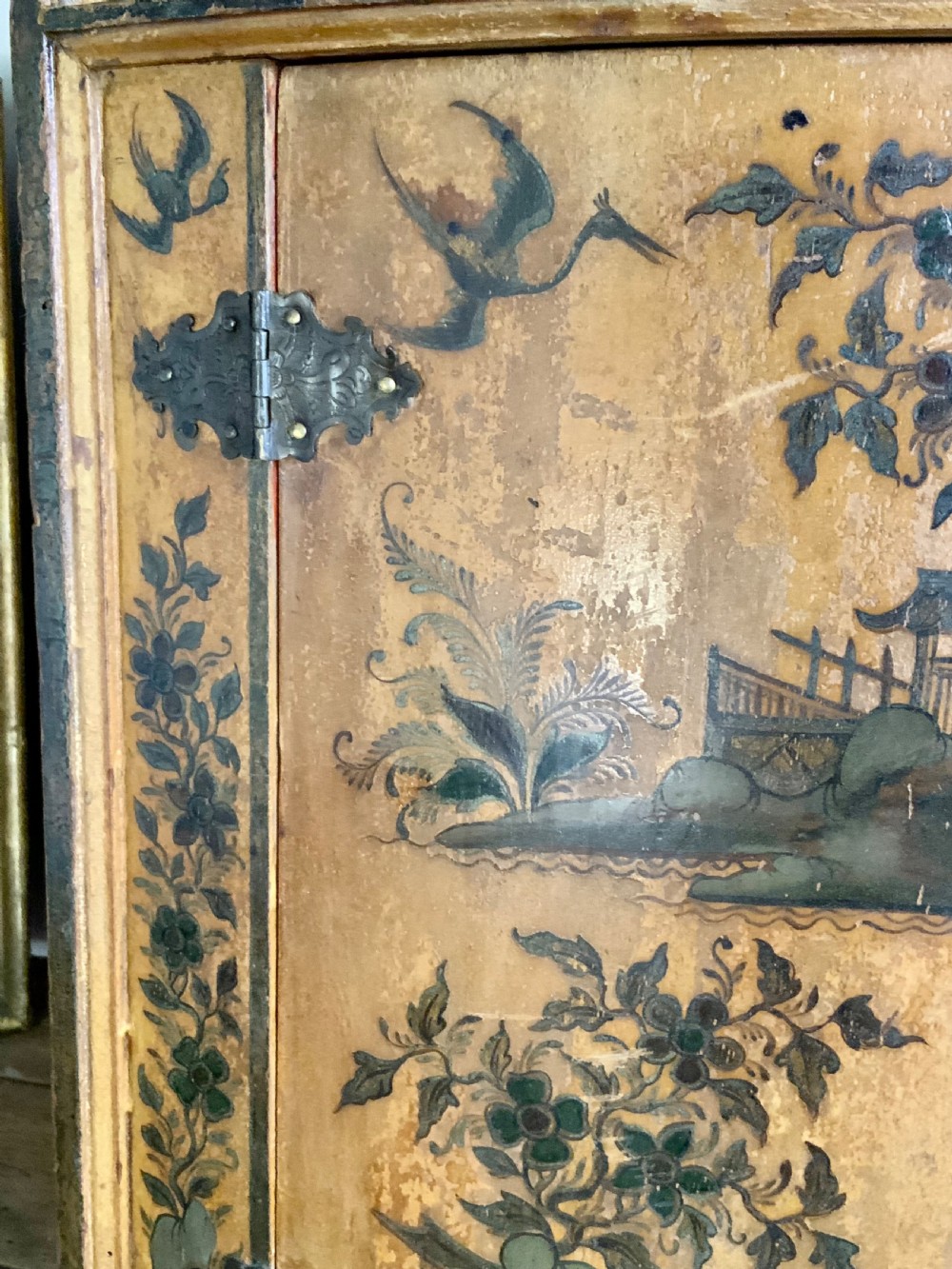 GEORGIAN CHINOISERIE SHELVES View IV