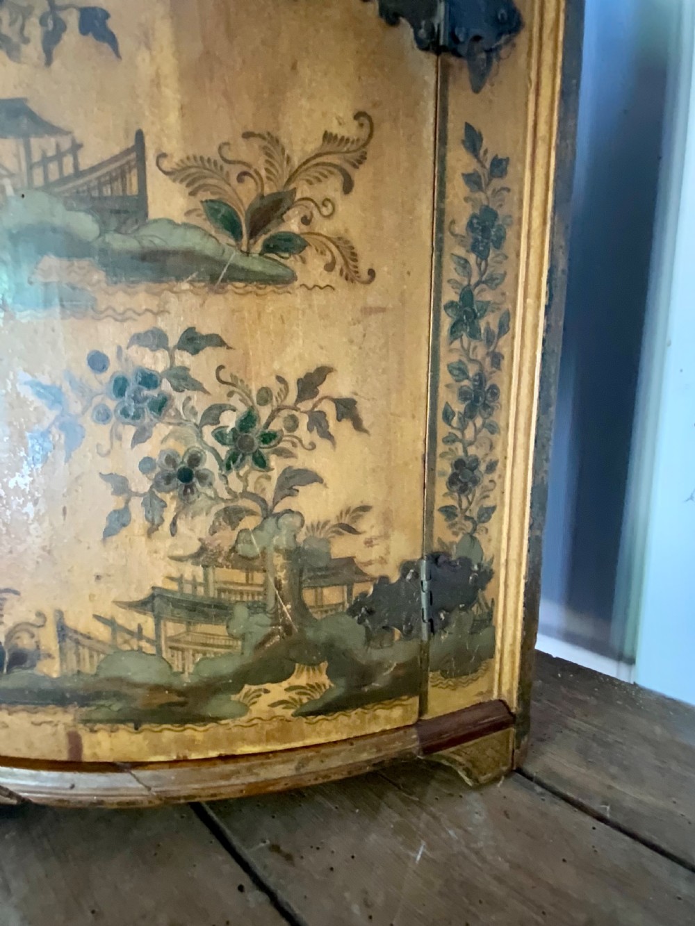 GEORGIAN CHINOISERIE SHELVES View IX