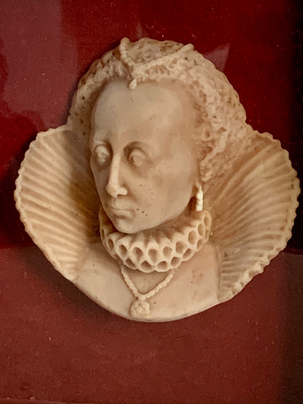  GEORGIAN WAX PORTRAIT OF ELIZABETH I View III
