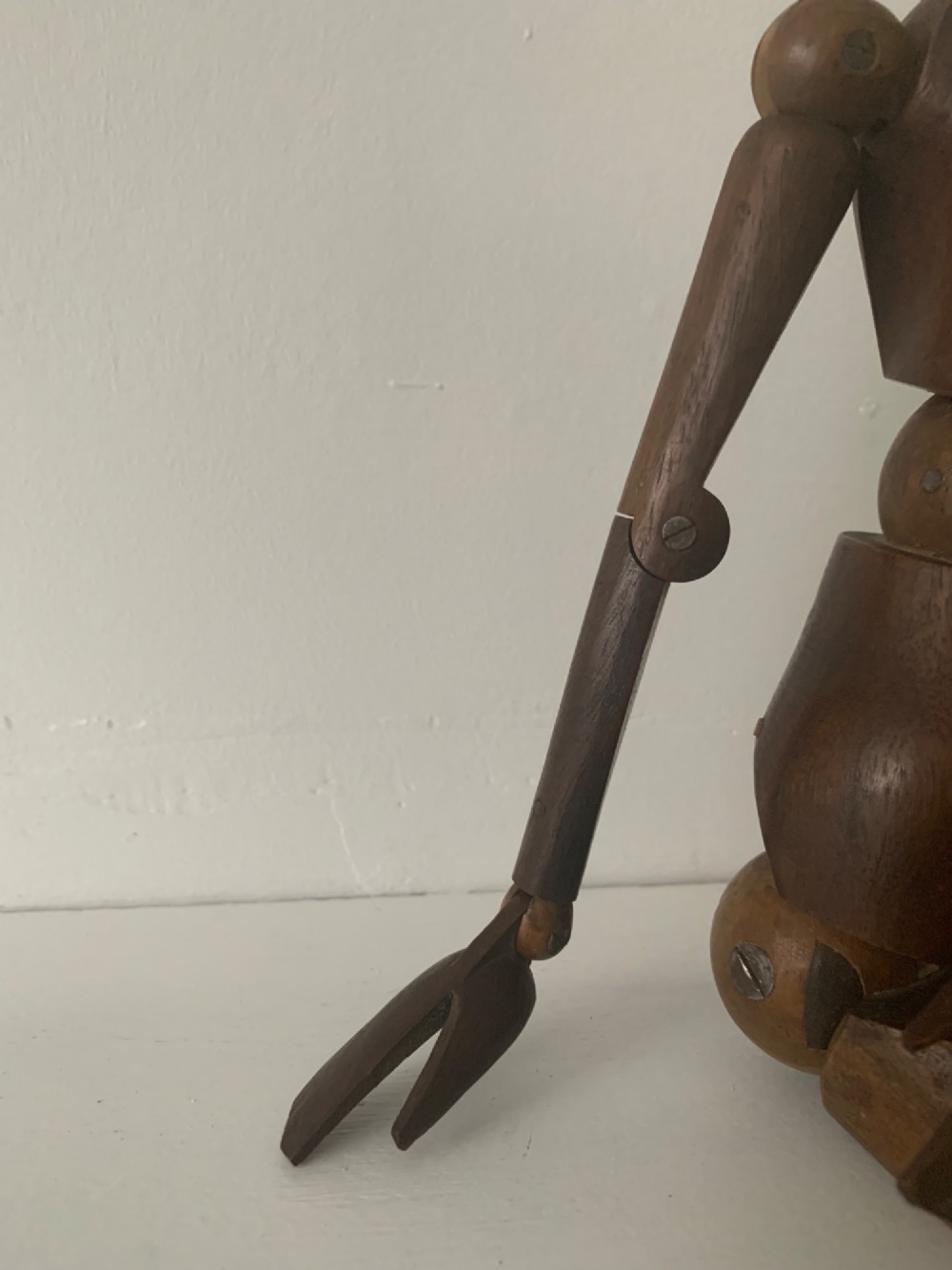 A RARE 19th CENTURY FEMALE ARTIST’S LAY FIGURE View VII