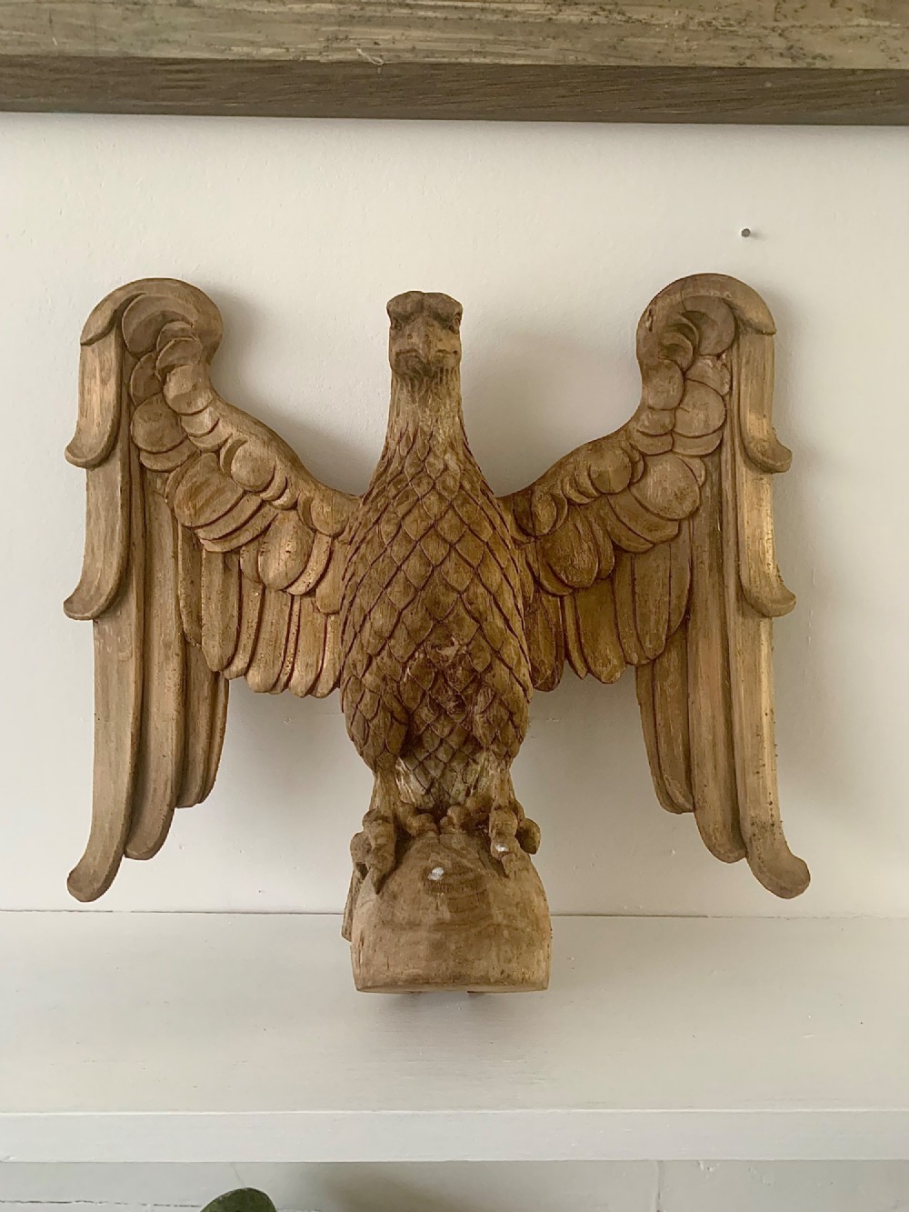 STUNNING ANTIQUE CARVING OF AN EAGLE