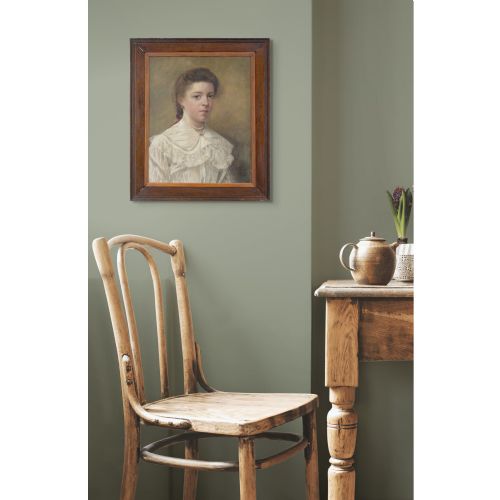 fig 2. Early 20th-Century Belgian School, Portrait Of A Girl With Pearls - Antique Oil Painting