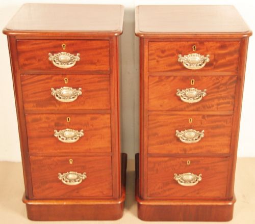 Good Quality Pair of Victorian Bedside Chests