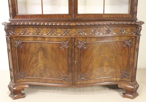 fig 1. Mahogany Chippendale Style Bookcase by Waring and Gillow