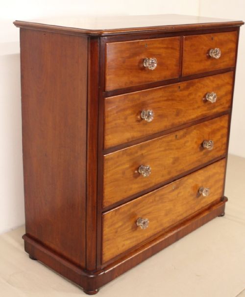 Victorian Mahogany Chest of Drawers