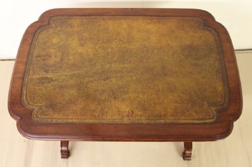 fig 2. Early Victorian Mahogany Table by Johnstone and Jeanes
