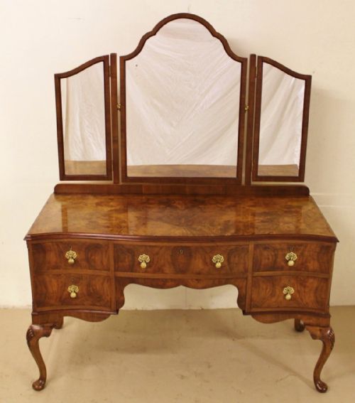 Burr Walnut Serpentine Fronted Dressing Table