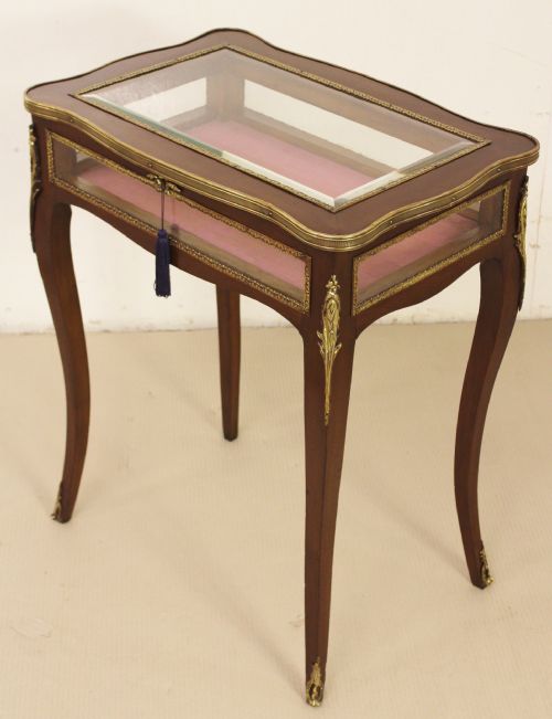 French Mahogany Bijouterie Table