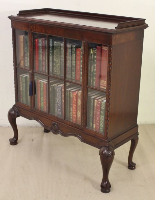 fig 3. Mahogany Bookcase by Waring and Gillow