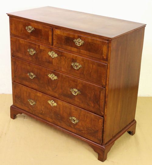 Georgian Burr Walnut Chest of Drawers