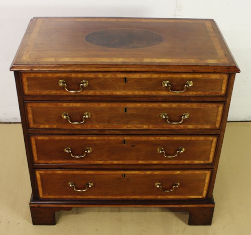 Inlaid Mahogany George III Bachelors Chest of Drawers