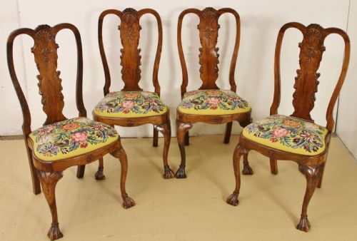 Set of 4 Queen Anne Style Walnut Chairs