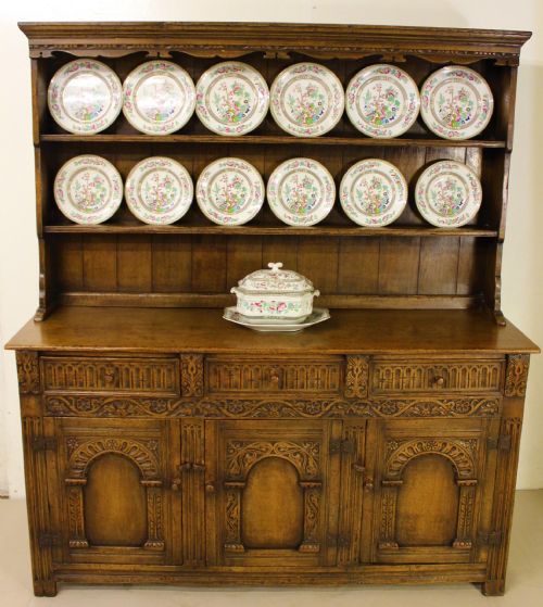 Ipswich Oak Dresser