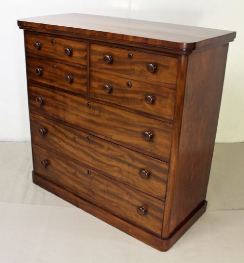 Victorian Mahogany Chest of Drawers