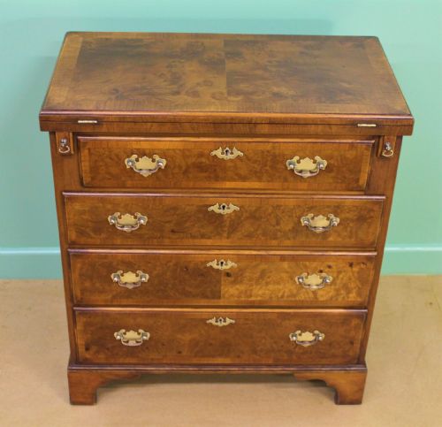 Burr Walnut George I Style Bachelors Chest of Drawers
