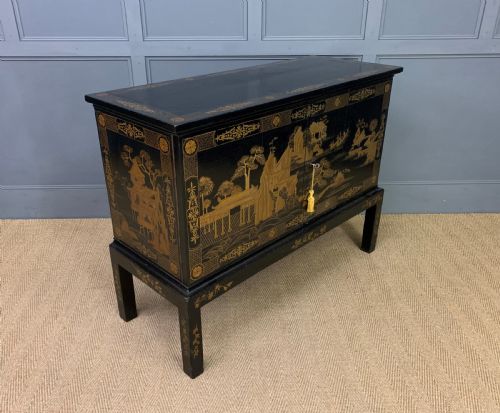 Chinoiserie Decorated Side Cabinet