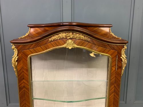 SUPERB 19TH CENTURY FRENCH KINGWOOD PARQUETRY VITRINE - ADDITIONAL PHOTO 7