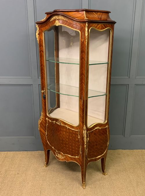 SUPERB 19TH CENTURY FRENCH KINGWOOD PARQUETRY VITRINE - ADDITIONAL PHOTO 13