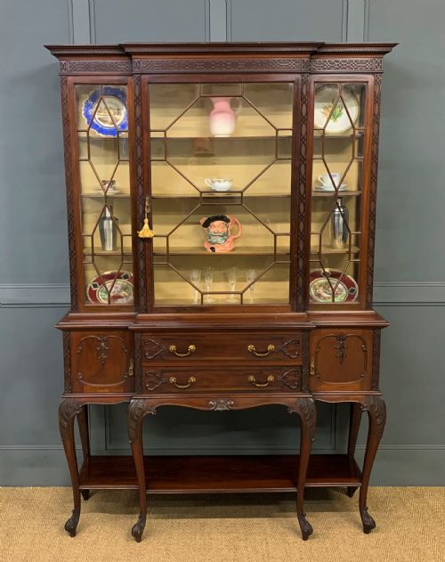 CARVED MAHOGANY DISPLAY CABINET BY WARINGS - ADDITIONAL PHOTO 1