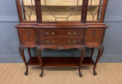CARVED MAHOGANY DISPLAY CABINET BY WARINGS - ADDITIONAL PHOTO 2
