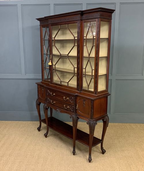 CARVED MAHOGANY DISPLAY CABINET BY WARINGS - ADDITIONAL PHOTO 17
