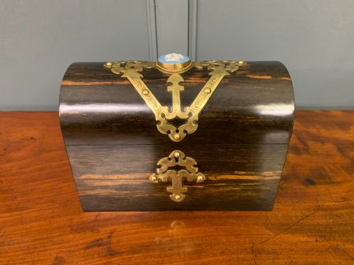VICTORIAN COROMANDEL STATIONARY CASKET - ADDITIONAL PHOTO 1